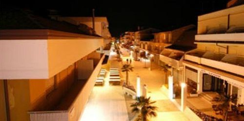 Aparthotel Esperya Λινιάνο Σαμπιαντόρο Εξωτερικό φωτογραφία